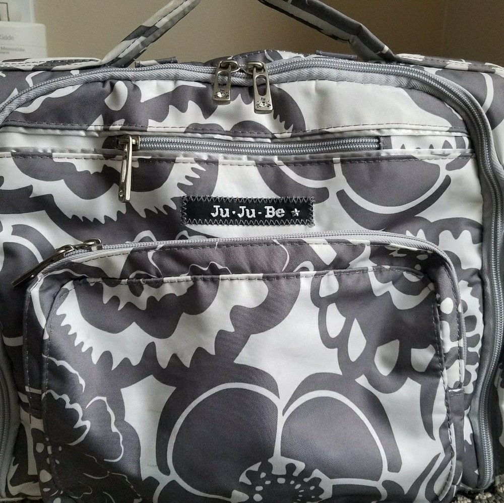 Jujube BFF Diaper Bag EUC
